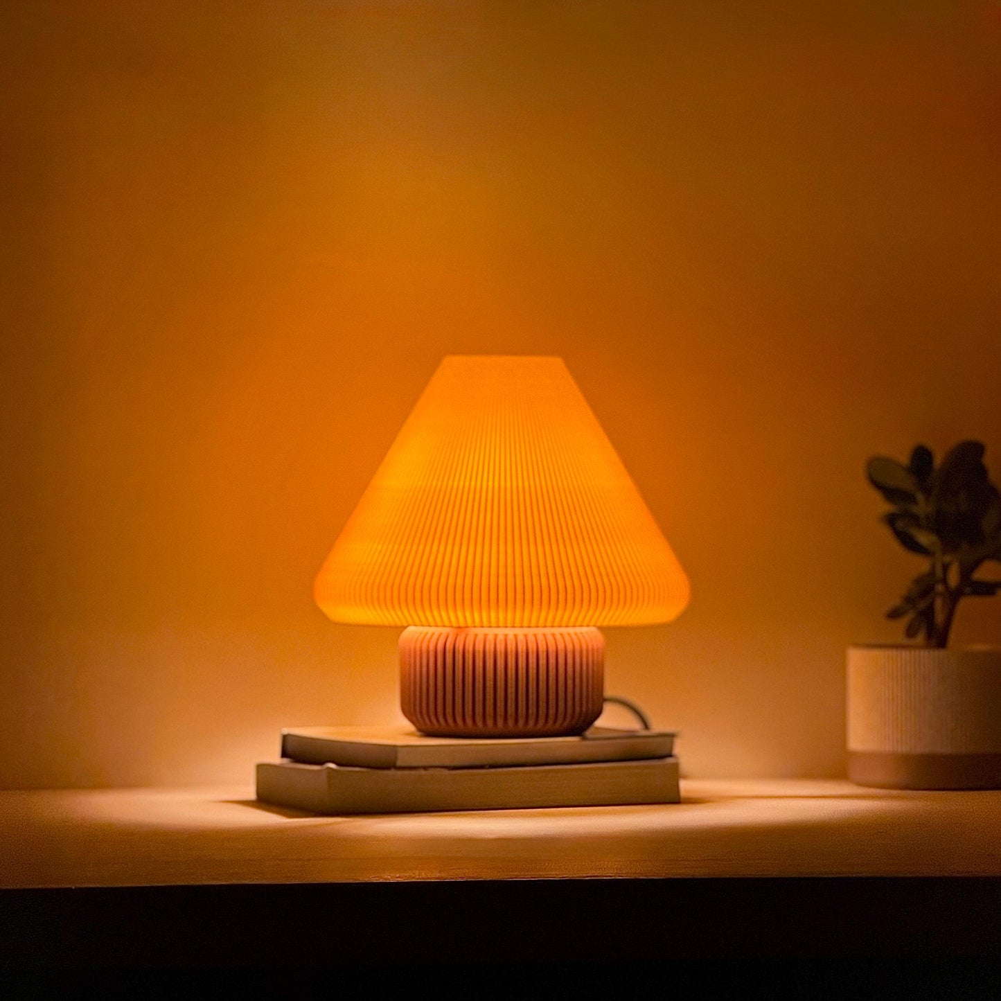 Minimalist Table Lamp with Warm Glow – Modern Bedside & Desk Lamp, Cozy Ambient Lighting, E26/E27 Bulb Holder